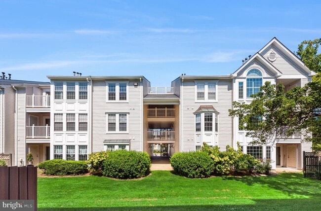 Building Photo - 8301 Bluebird Way