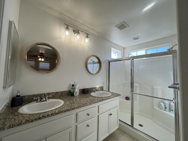 Building Photo - 1708 Wolf Canyon Loop
