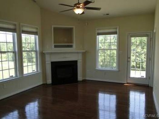 Building Photo - 839 Parkland Pl