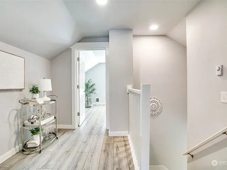 Building Photo - 640 N Anderson St