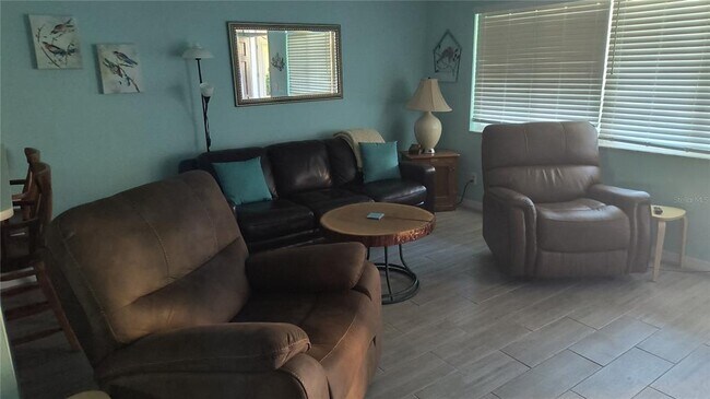 Primary Photo - 2525 W Bay Dr
