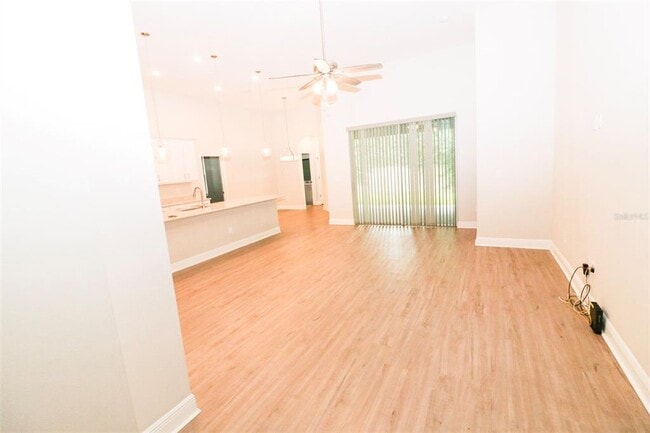 Building Photo - 27065 Sora Blvd