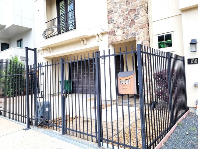Building Photo - 1508 Fowler St