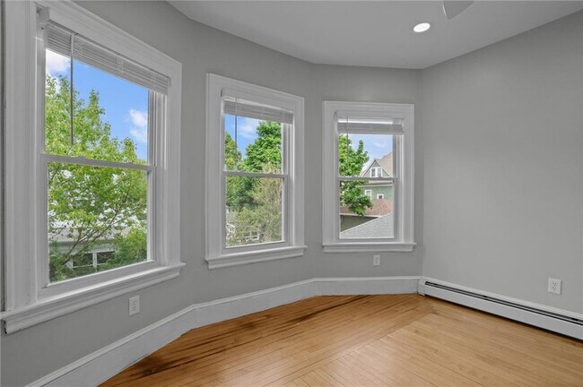 Building Photo - 17 Selkirk Rd