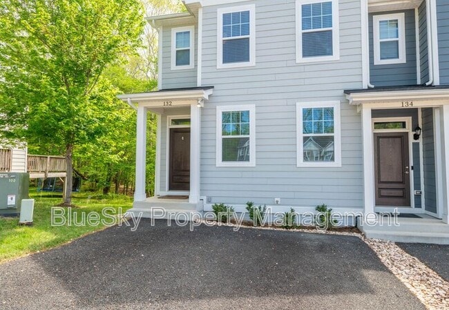 Building Photo - 132 Longwood Dr