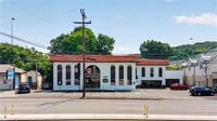 Building Photo - 7240 McKnight Rd