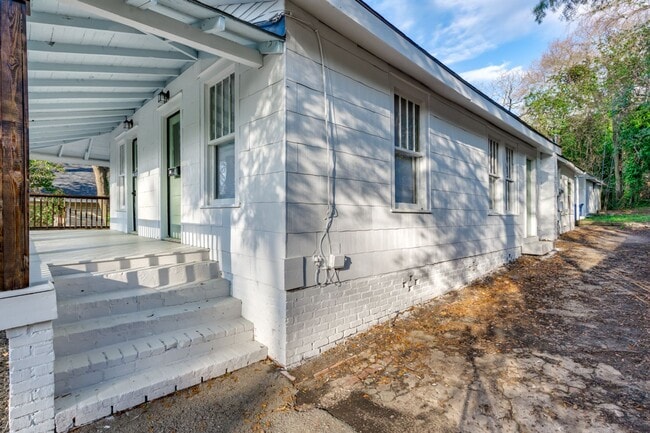 Building Photo - Cozy Home in Columbia's Downtown Core - Unit A