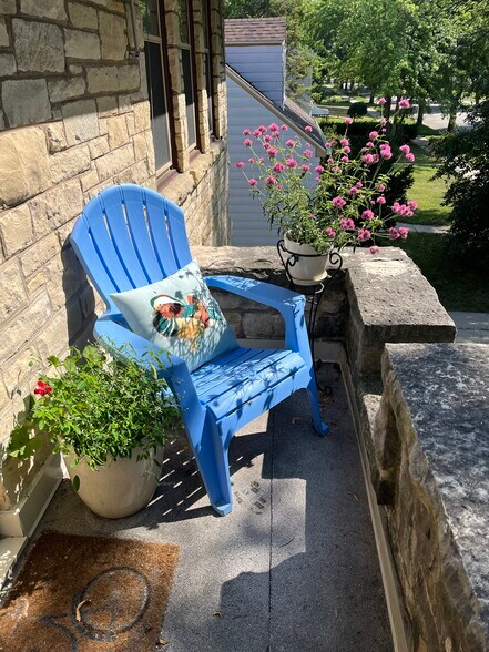 Front Upper Porch - 3508 S Pine Ave