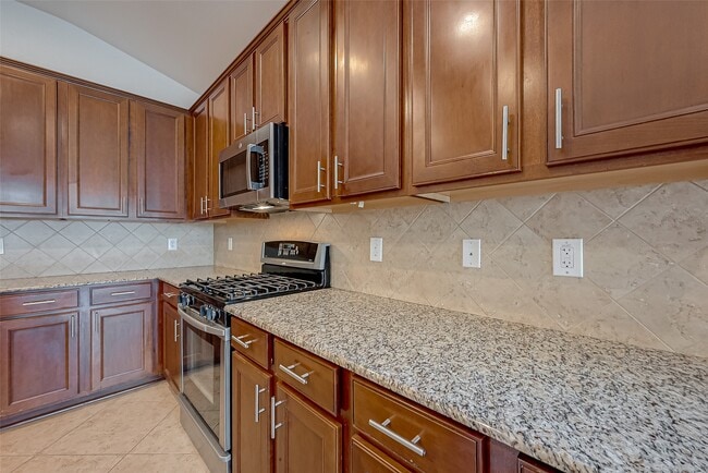 Building Photo - 502 Stream Mill Ln