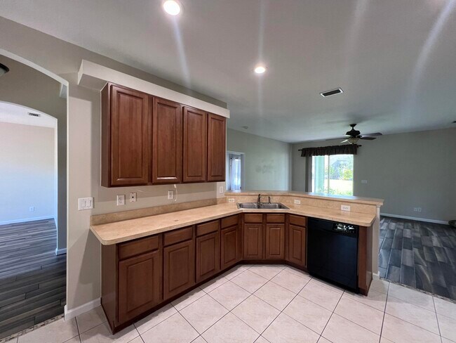 Building Photo - 254 Broyles Dr