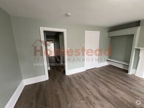Building Photo - 637 Cherry St