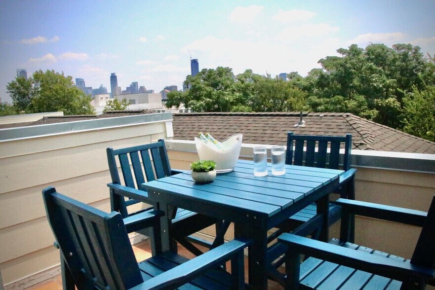 Building Photo - 1115 Kinney Ave