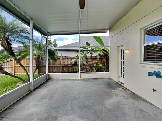 Building Photo - 12812 Standbridge Dr