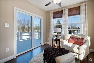 Building Photo - Luxury Townhomes!
