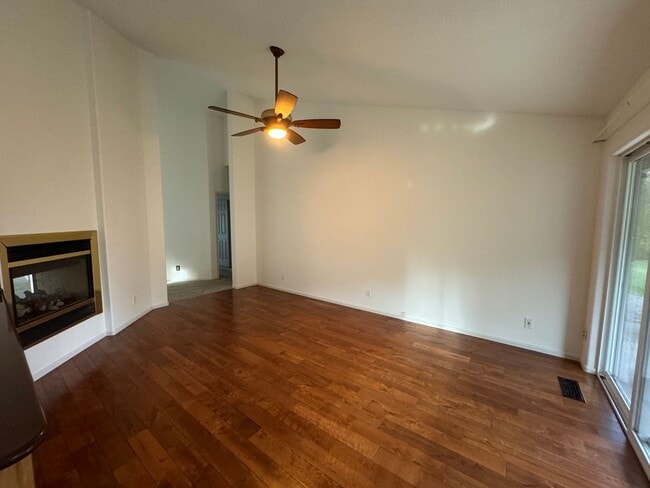 Building Photo - 3 bedroom 2 bath home in Sutherlin