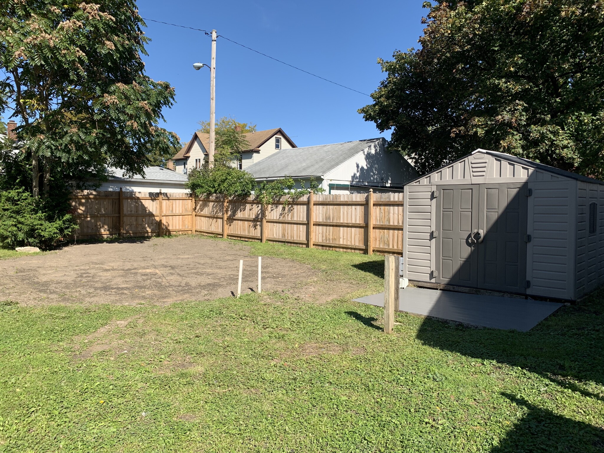 Building Photo - 238 Miller St