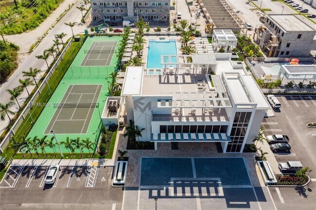 Building Photo - 6410 NW 105th Pl