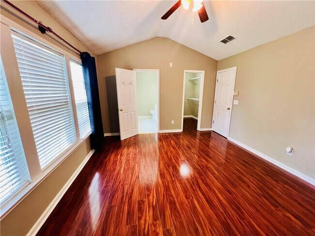 Building Photo - 391 Bass Way NW