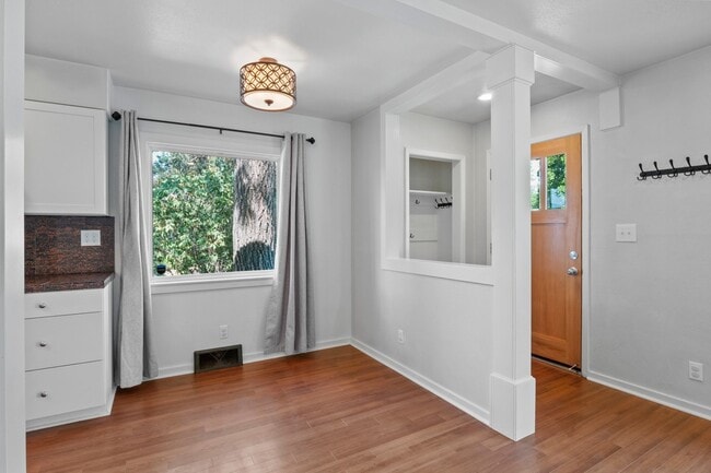 Building Photo - 3104 E 35th Ave