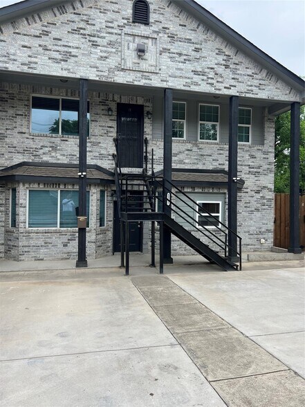 Primary Photo - 2311 Vagas St