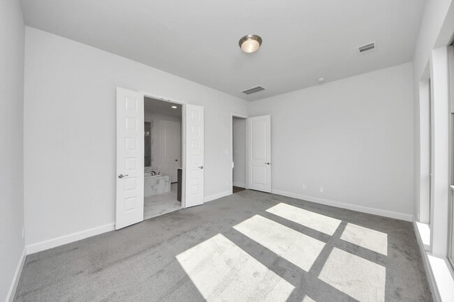 Building Photo - 11430 Bush Clover Dr