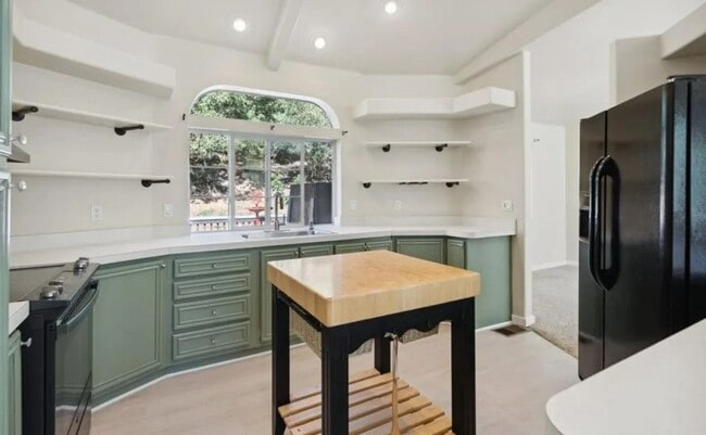 Building Photo - 3 Bedroom 2 bath Palmer Lake Home