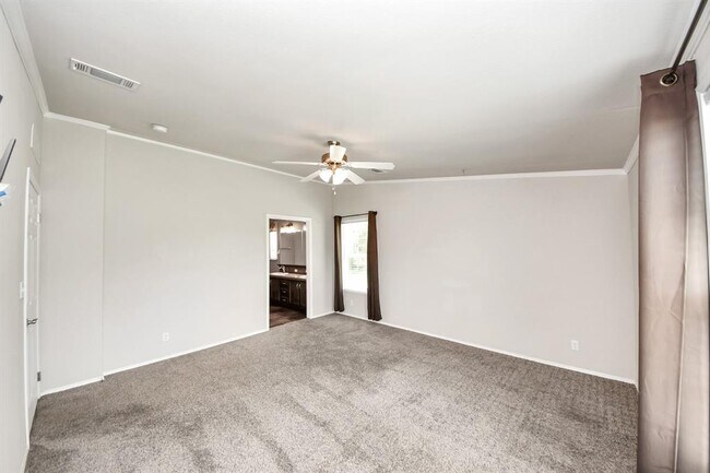 Building Photo - 4000 Mustang Rd