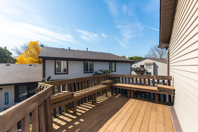 Building Photo - 1707 Cedarbrook Ct