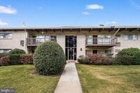 Building Photo - 4965 Americana Dr