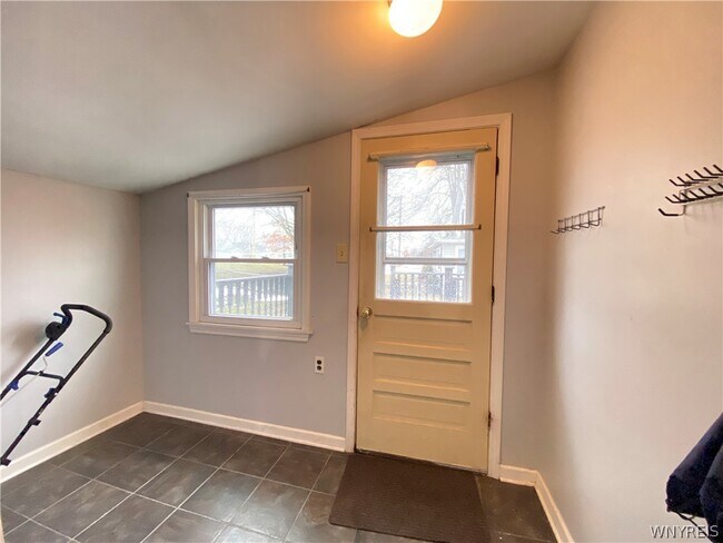 Building Photo - 3 Glenwood Ave