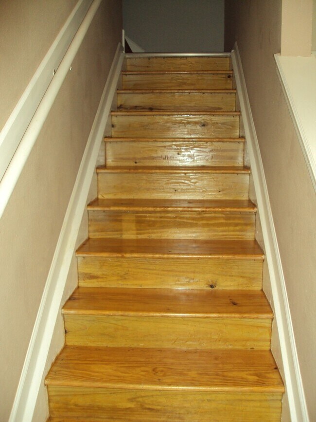 Building Photo - Herons Landing Water/Sewer/Cable/Internet included