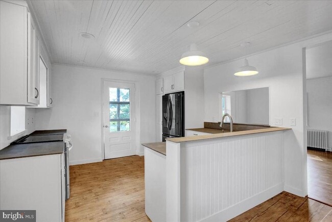 Building Photo - 233 Hetrick Rd