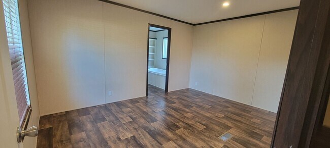 Building Photo - 2651 Barron Rd