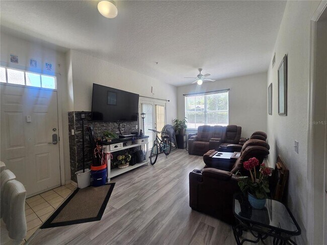 Building Photo - 4013 Venetian Bay Dr