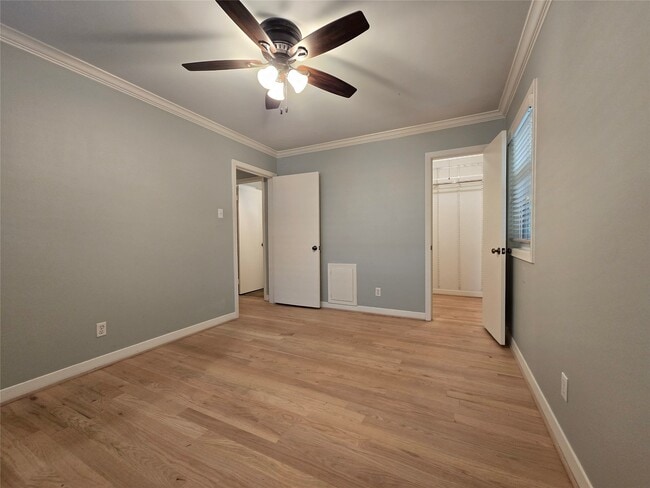 Building Photo - 2527 Willowby Dr