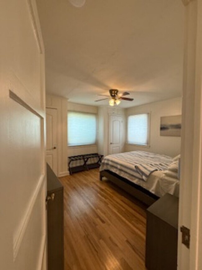 Building Photo - Beautiful Fully Furnished House in Belmont...