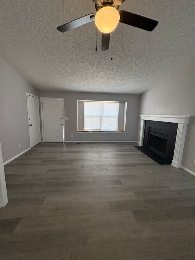 Building Photo - Newly Remodeled 3 Bedroom 2 Bath Home on Huge Corner Lot