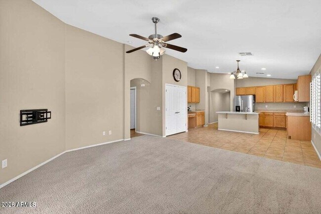 Building Photo - 42059 W Cheyenne Dr