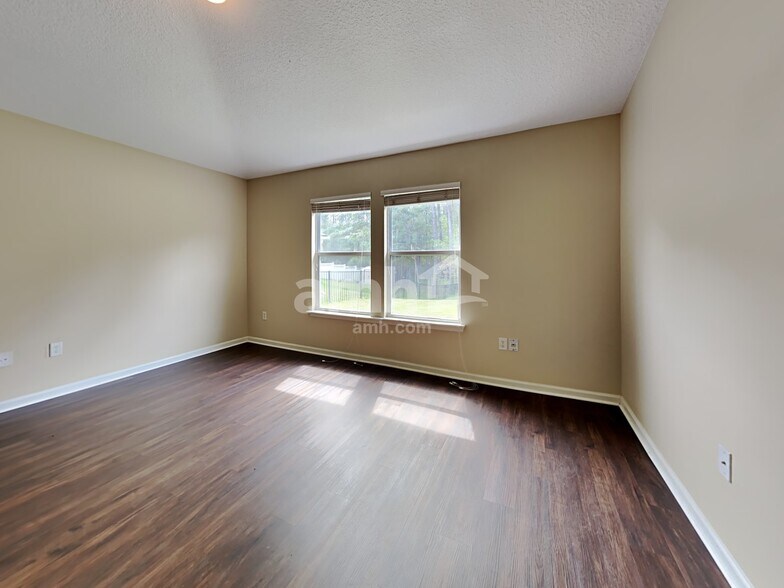 Building Photo - 2140 Creekmont Dr