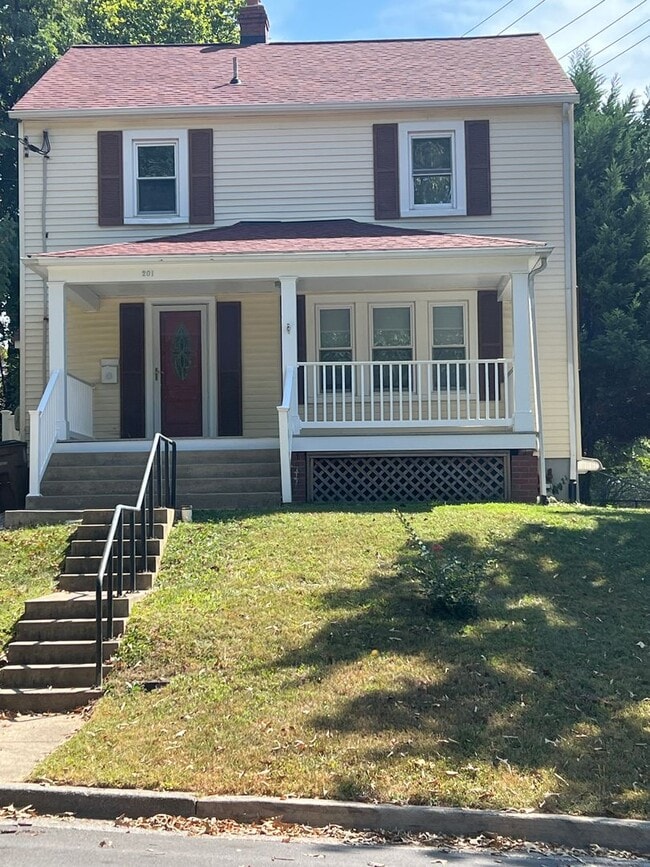 Building Photo - 201 Highland Ave