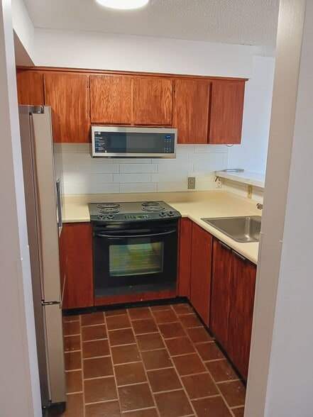 Building Photo - 930 Kaheka St