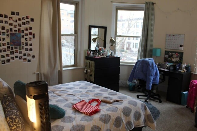 Building Photo - Fenway 2 bedroom apartment - 9/1  NO FEE