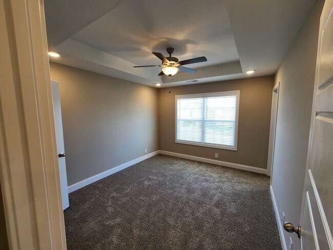 Building Photo - Welcome To Clarksville!