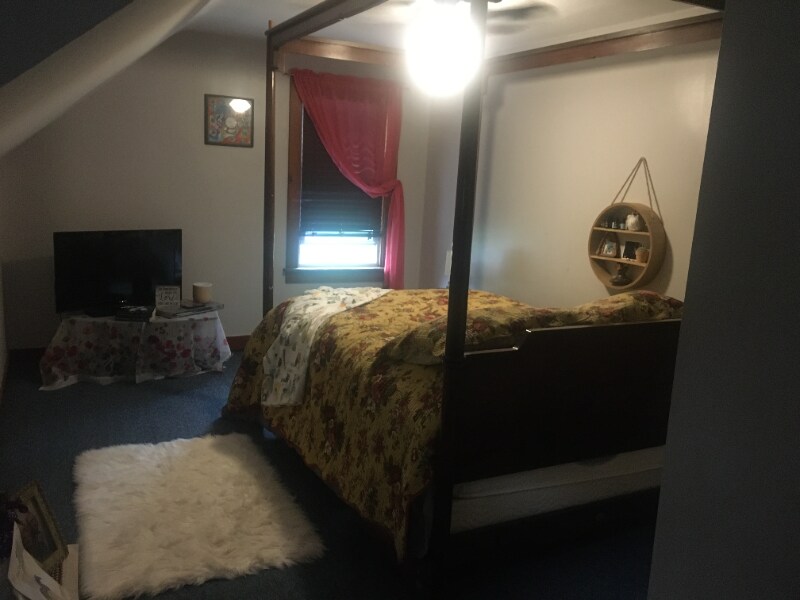 Building Photo - 4950 Elm St