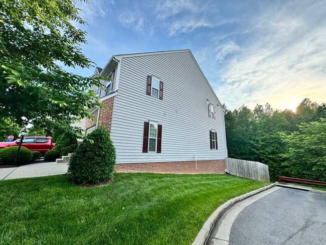 Building Photo - 11606 Vicars Ridge Ln