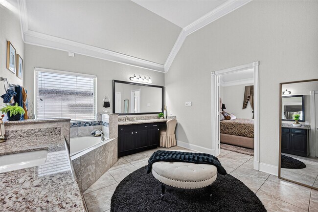 Building Photo - 2624 Holbrook Springs Ln