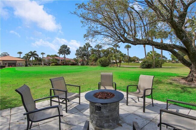 Building Photo - 5323 SE Miles Grant Rd