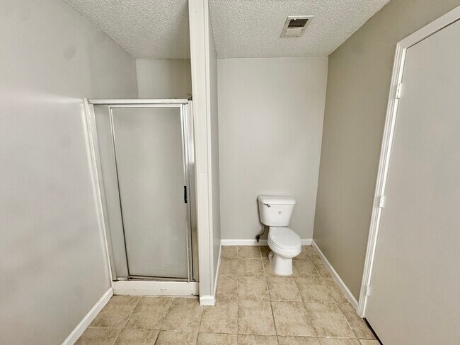 Building Photo - 2664 Richwood St