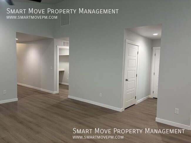 Building Photo - 3343 W Morere Dr