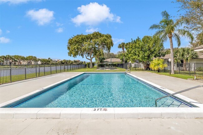 Building Photo - 3014 SW 21st Terrace